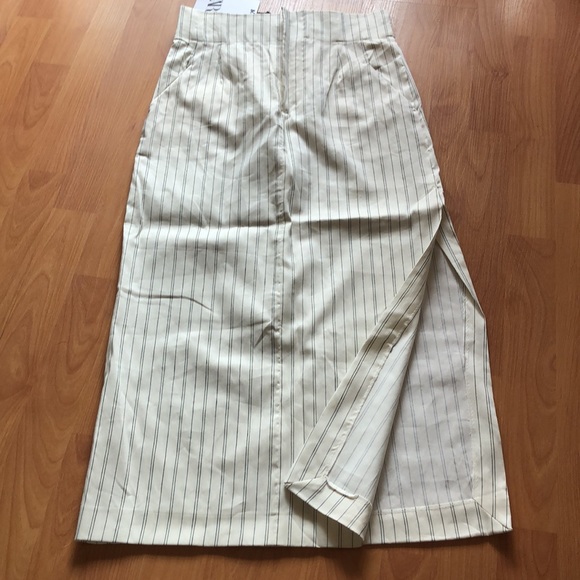 Pinstripe midi side slit linen skirt - Picture 2 of 9